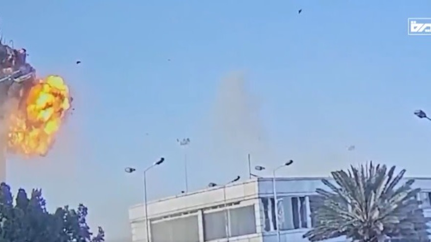 תיעוד התקיפות בנמל התעופה בצנעא