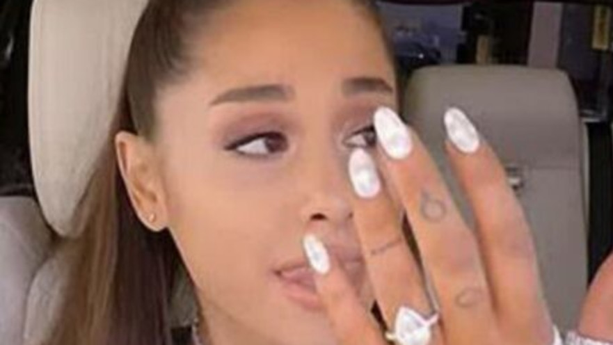 טבעת האירוסין של אריאנה גרנדה