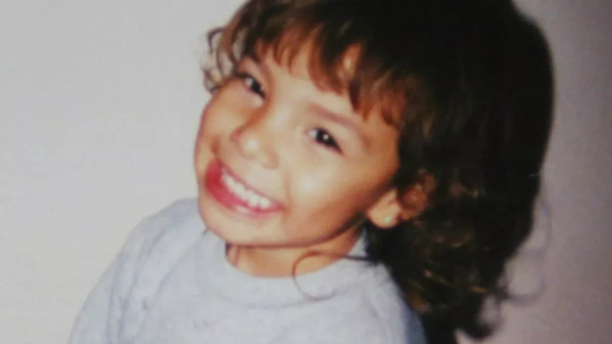 דלימר, נחטפה בגיל 10 ימים וגודלה על ידי משפחה אחרת