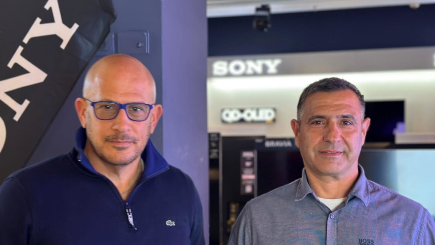 מנכ"לים משותפים של ישפאר יבואנית סוני בישראל. מימין: איציק הריס ואיתן דרורי