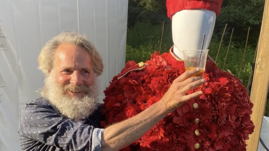 אנדרס פרנשטד, חסר בית שחי כמו עשיר