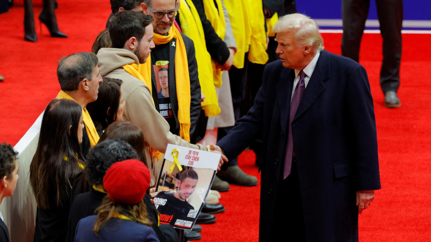 דונלד טראמפ במפגש עם משפחות חטופים ביום השבעתו לנשיאות