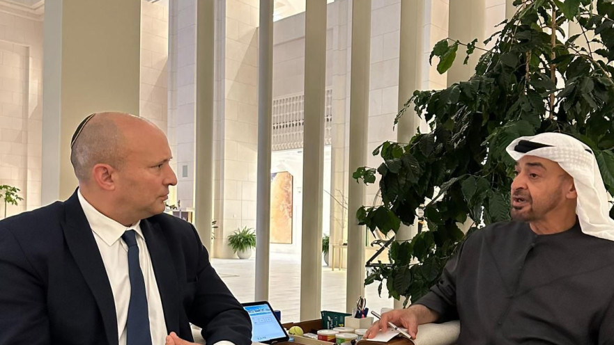 נפתלי בנט נפגש עם השייח׳ מוחמד בן זאיד