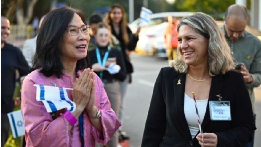 ד"ר אסנת לבציון קורח ושגרירת תאילנד פנבאה צ'נדרראמייה 