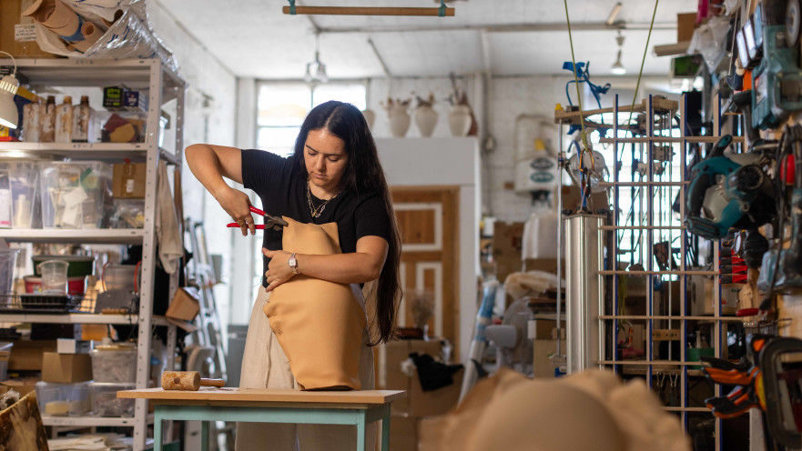 טליה לובטון