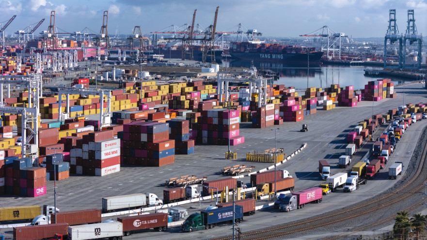 מכולות סיניות בנמל לוס אנג'לס