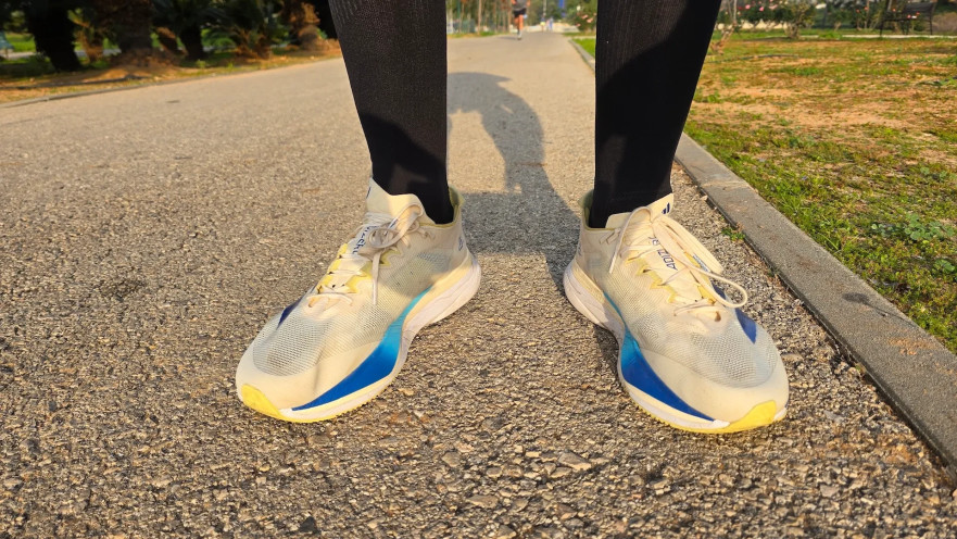 אדידס Adizero Boston 12