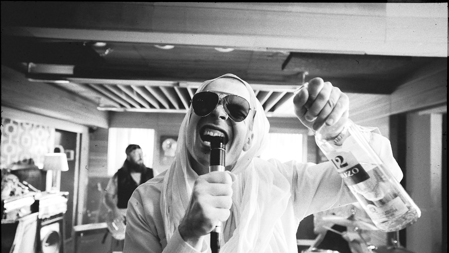 "הרא קרישנא: קוף על מקל"