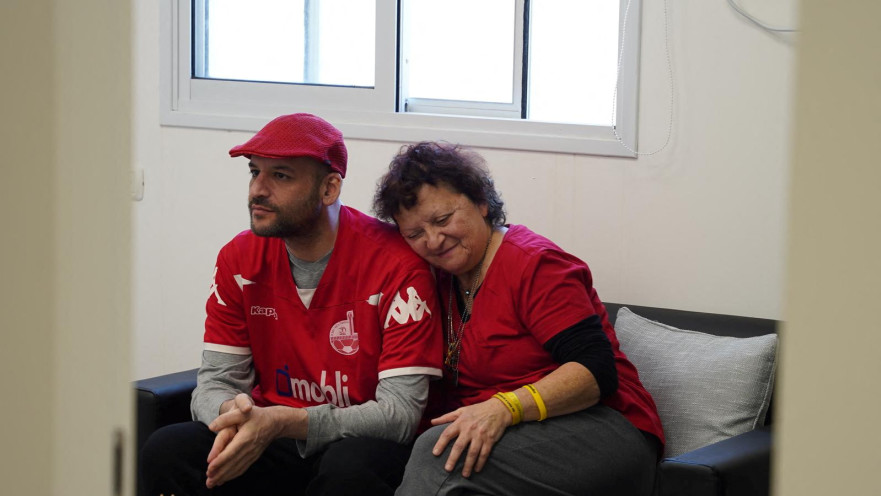 יאיר הורן מתאחד עם משפחתו