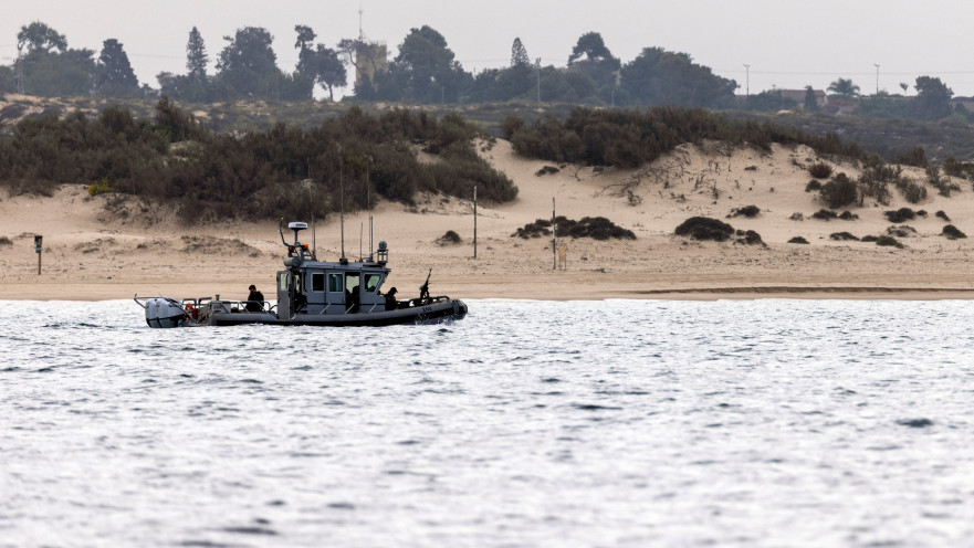 סיירת חיל הים מול חוף זיקים