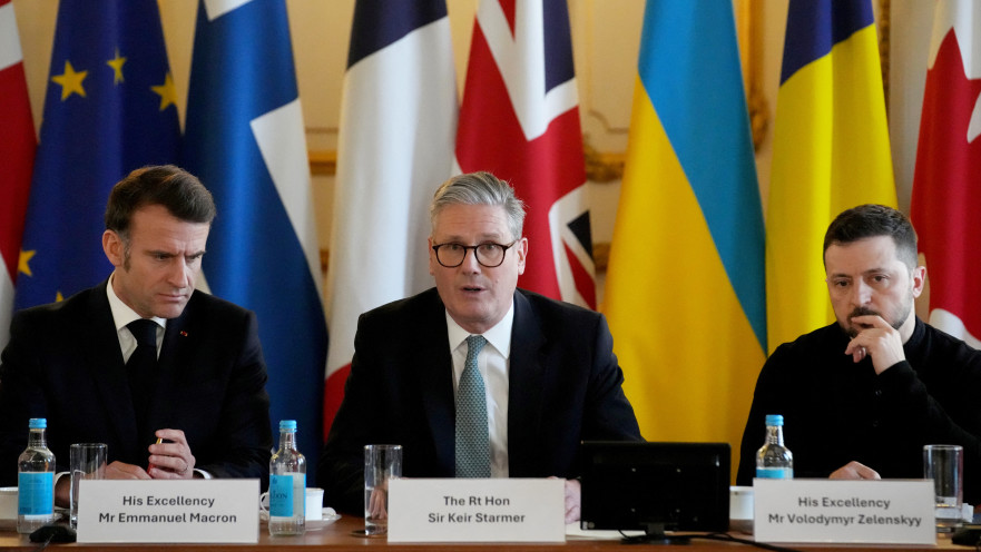 וולודימיר זלנסקי, קיר סטארמר, עמנואל מקרון, בפגישת המנהיגים האירופים 