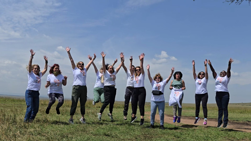קופצות בסאוונה במסע עם איריס אמית