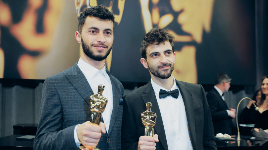 במאי "אין ארץ אחרת" בטקס האוסקר