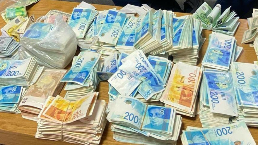 מעל מליון ש"ח במזומן ועוד מאות אלפי דולרים ויורו בכאבול