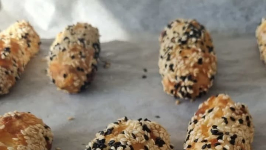 מקלות מוצרלה עתירים בחלבון