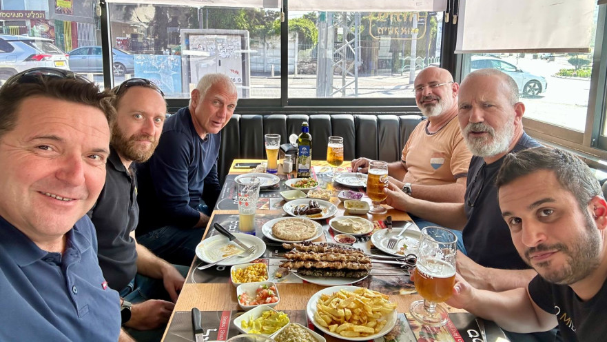 ניר קיפניס בסטקיית איסטנבול