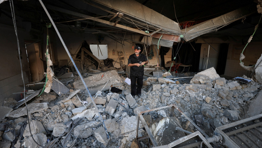 הרס בבית חולים בעזה לאחר תקיפה ישראלית