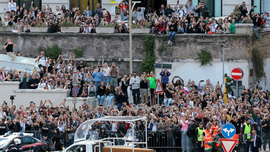 הלווית האפיפיור