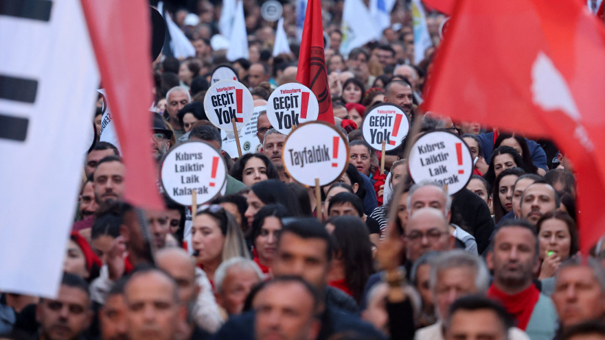 מפגינים בצפון קפריסין נגד ניסיון טורקיה לחזק את האסלאם 