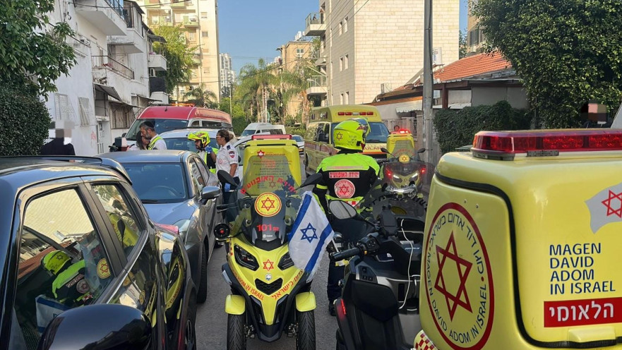 אישה בת 40 נהרגה כשנפגעה ממשאית בפתח תקווה