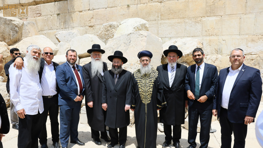 הרבנים הראשיים לישראל, שרים ורשות העתיקות בכותל המערבי 