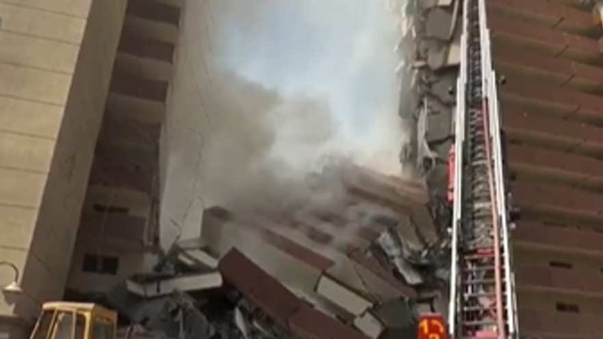 בניין רב קומות בטהרן שקרס מתקיפה