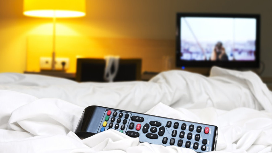 שלט רחוק בבית מלון. הכי מזוהם