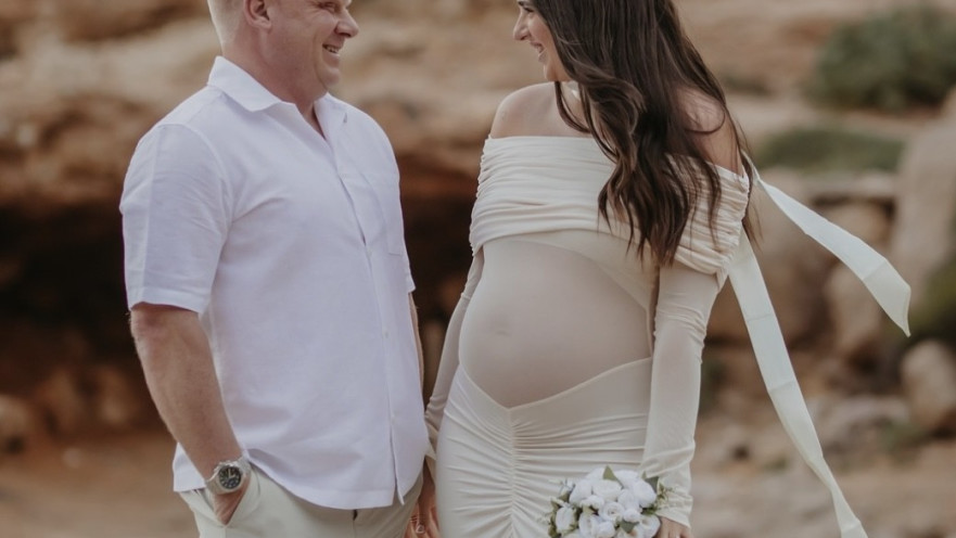 אלי בת 21 ומארק בן 44, בקשר למרות פער הגילאים