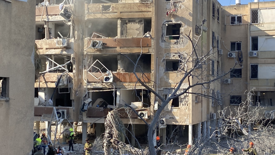 הבניין שנפגע מטיל בחולון