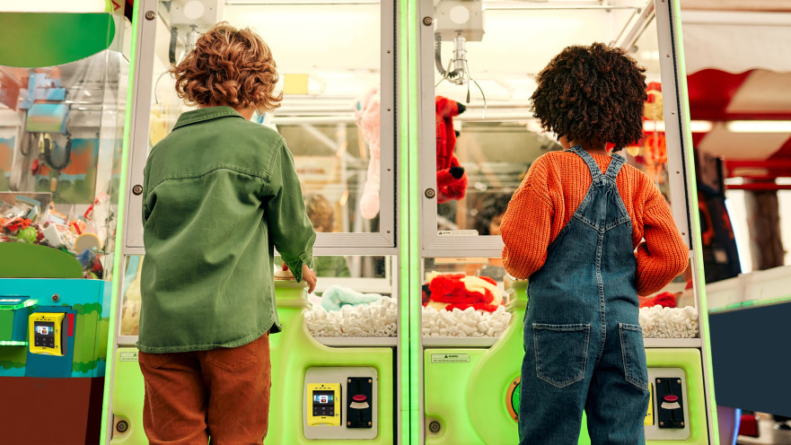 ילדים משחקים