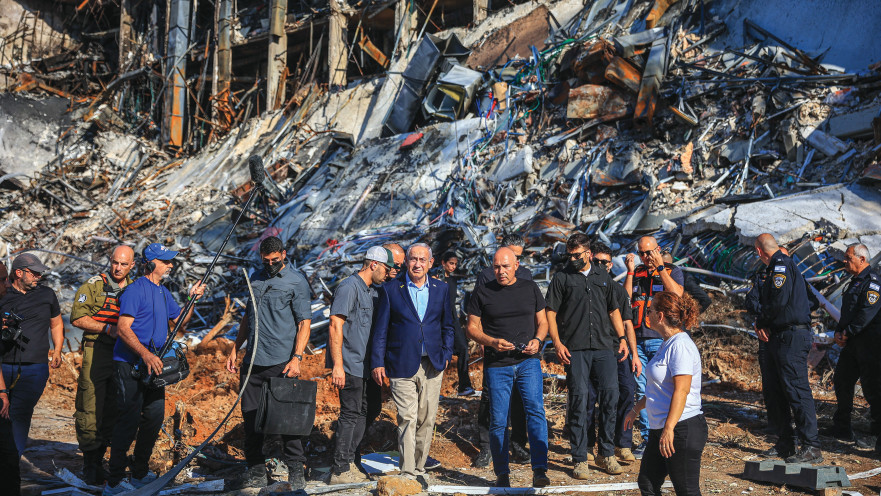 נתניהו בזירת הנפילה במכון וייצמן