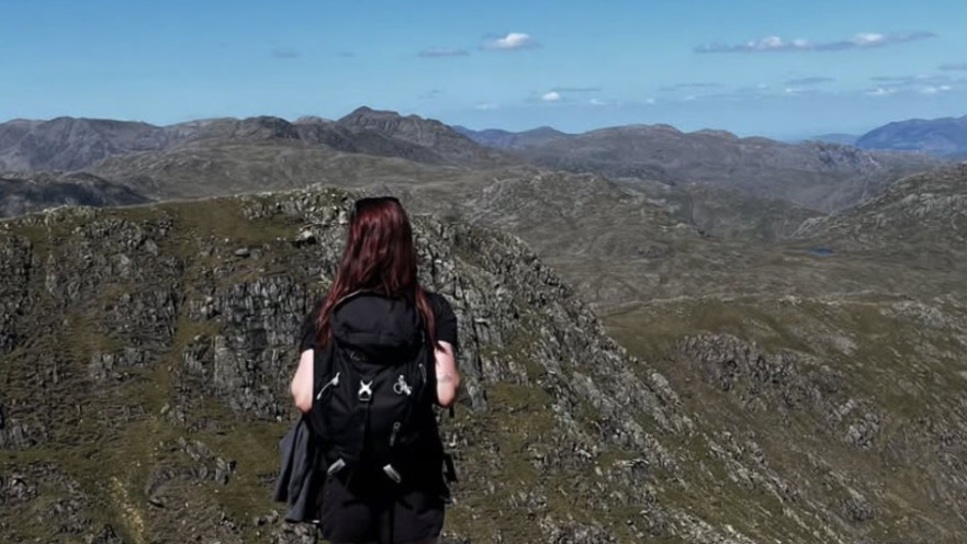 קטרין, בת 22, היגרה לאי בלי אף אחד