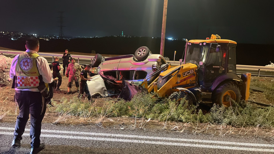 תאונה בין טרקטור לרכב בכביש 6