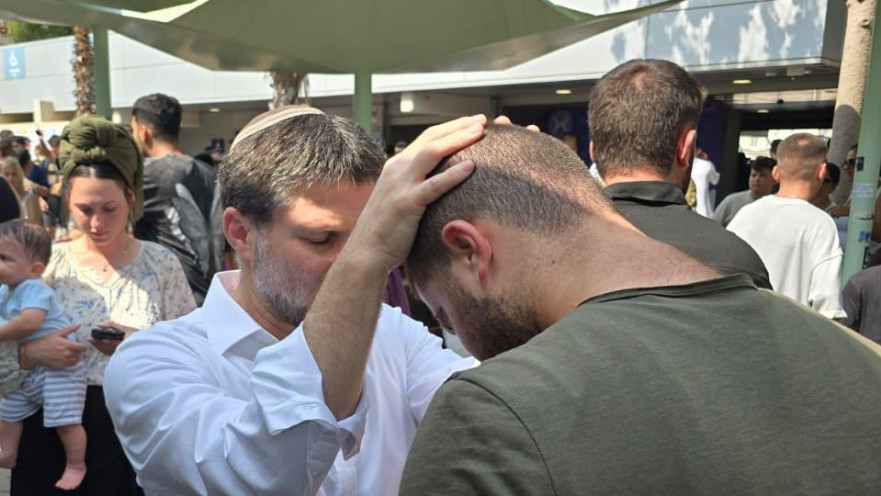 בצלאל סמוטריץ' ובנו בניה