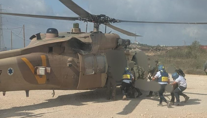 הפיגוע בחוות גלעד, המסוק שפינה את הפצועים (צילום: תיעוד מבצעי מד"א)