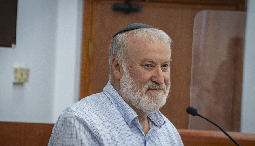 אביחי מנדלבליט מעיד במשפט נתניהו (צילום: חיים גולדברג פלאש 90)