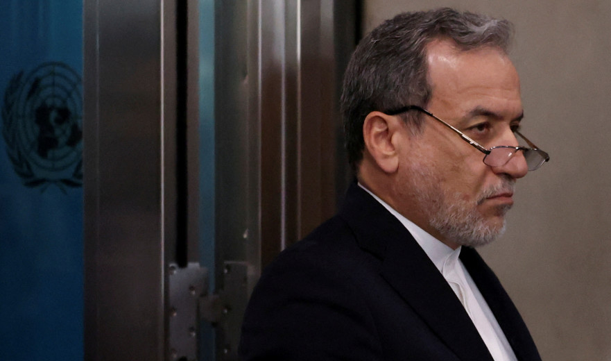 עבאס עראקצ'י: מיצר הורמוז לא נסגר - הטלנו הגבלות על מדינות שמשתתפות במתקפה נגד איראן