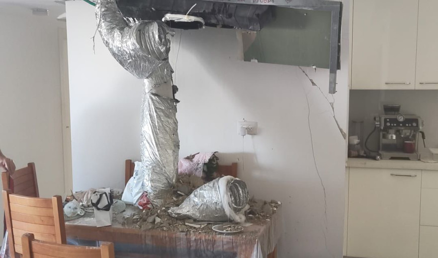 פגיעה בבית בצפון - אין נפגעים; התושבים שהו בממ"ד