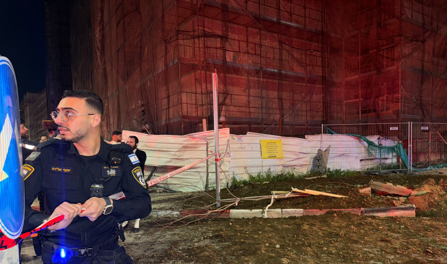 המשטרה מטפלת בזירות נפילה של פריטי אמל"ח באזור תל אביב, נזקים במקום בלבד