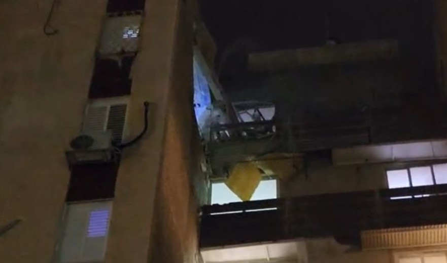 פגיעה בבית בתל אביב - ללא נפגעים, סריקות במקום