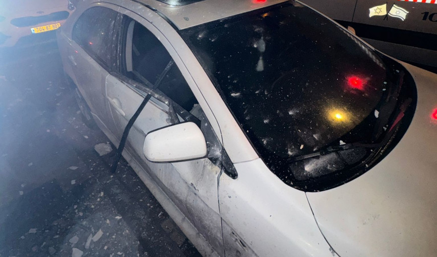 הירי מאיראן למרכז: טיל מצרר יורט - מבנה נפגע מרסיס בבני -ברק, רכבים ניזוקו בפתח-תקווה