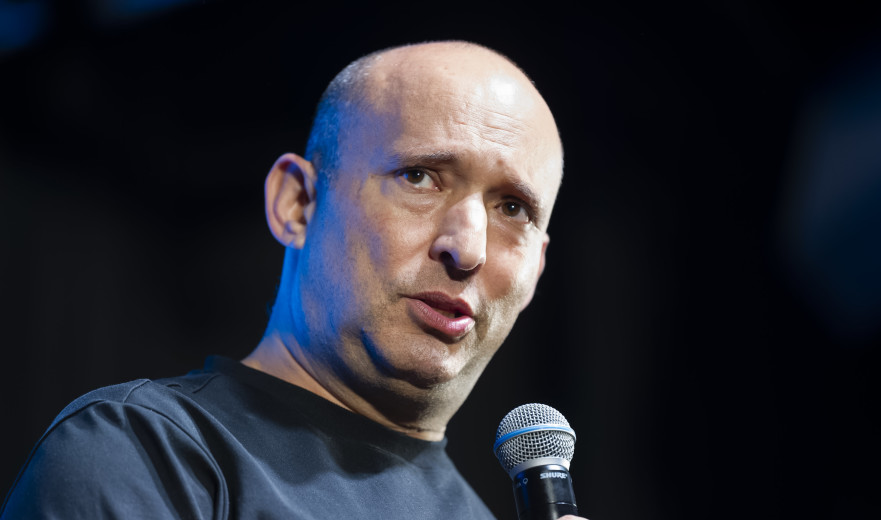 נפתלי בנט עלה לנאום במטה מפלגת "ביחד": "ברית המשרתים ניצחה היום את ברית המשתמטים"