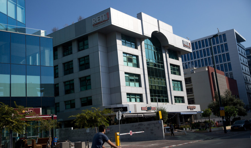 בולען נוצר ברמת החייל בתל אביב - המשטרה חוסמת תנועה ברחובות הסמוכים