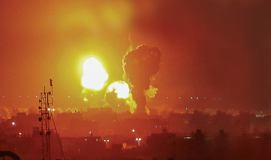 דיווח: צה"ל מפציץ באינטנסיביות מהים את חופי חאן יונס ורפיח