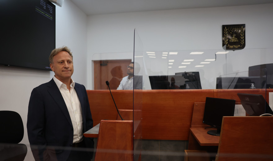 עו"ד חדד: "הייתה לך תחושה שמציגים את לשכת רה"מ כלשכה רוחשת מהלכים פלילים". הרו אישר