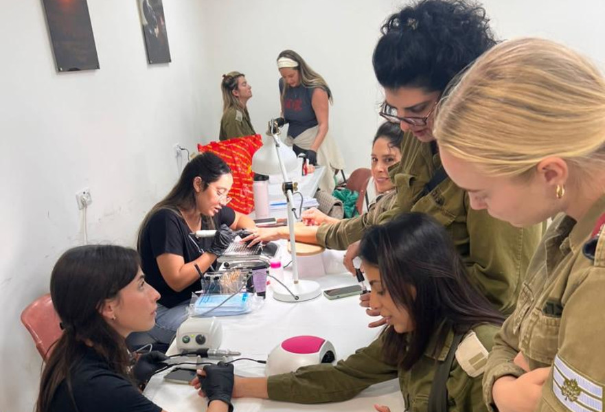 שרון קיבלה פניה מחיילת בבסיס והבינה שיש צורך וביקוש לטיפוח 