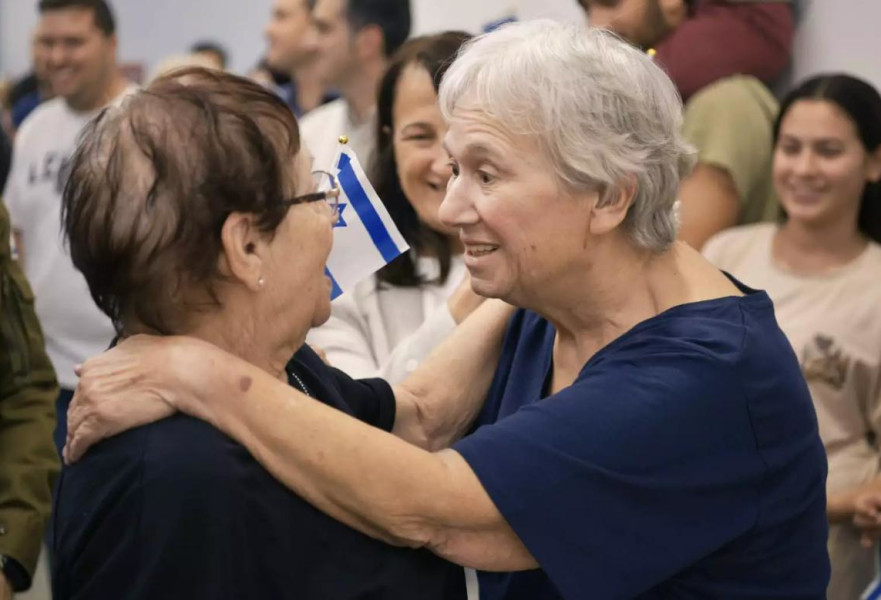 חנה פרי ויפה אדר 