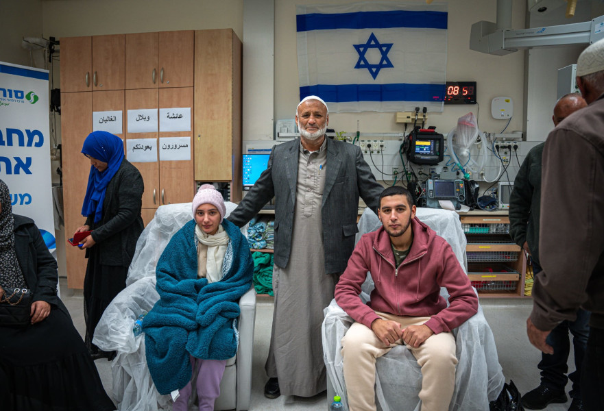 האחים אלזיאדנה מתאחדים בני המשפחה שלהם