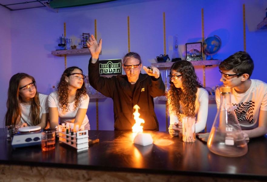 חנוכה במדעטק חיפה 