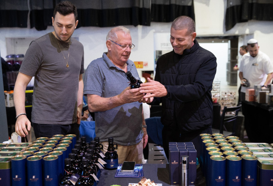 יריד למען העסקים בהאנגר 11 ת''א